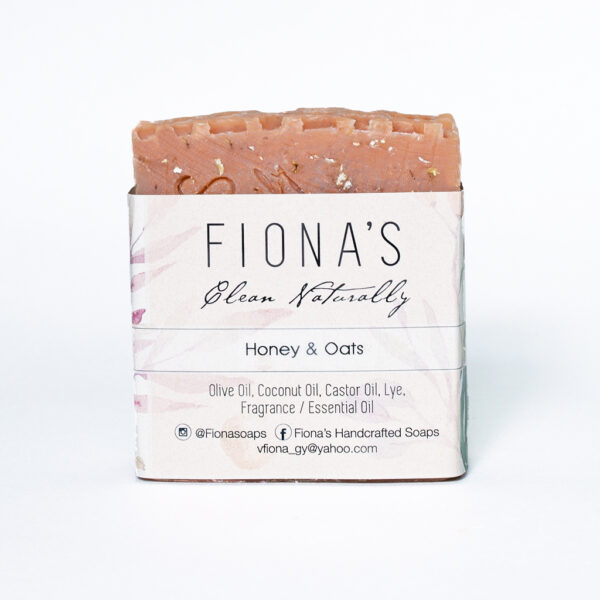 Ingredients are: Olive Oil, Coconut Oil, Castor Oil, Sodium Hydroxide, Water, Honey & Oats Fragrance Oil, Rolled Oats, Cocoa Powder. This soap has a subtle scent of pumpkin, hazelnut caramel & brown sugar. In addition to providing a moderate exfoliating texture, rolled oats in soaps help the skin retain its natural moisture and helps to reduce skin inflammation,